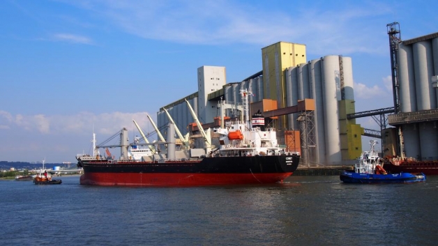 Photo : exportation de céréales au départ du port de Rouen